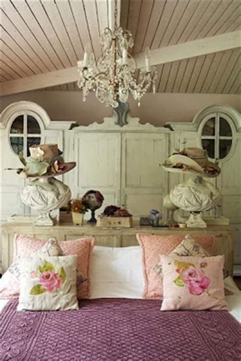 Shebby chic style interior