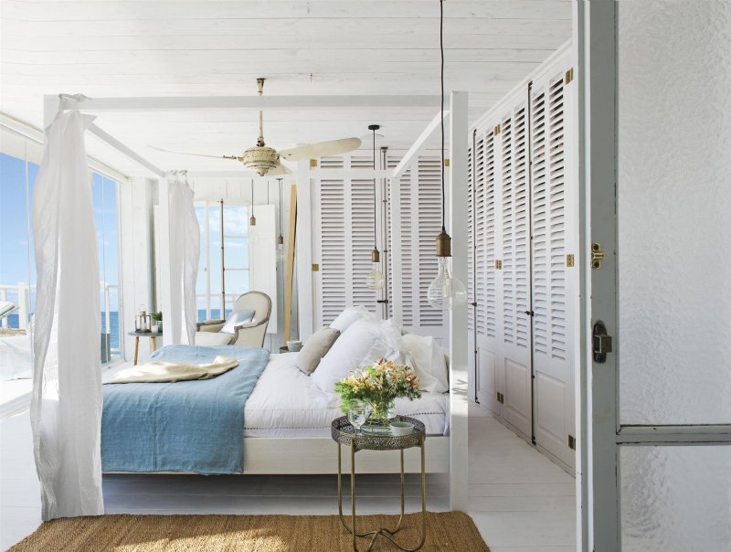 Mediterranean -style bedroom