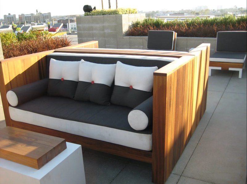 Outdoor upholstered furniture