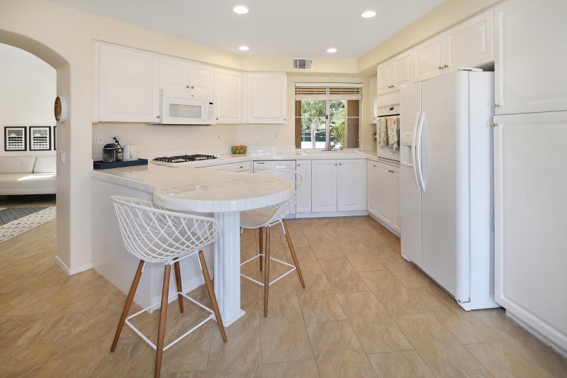 White table in the interior of the kitchen