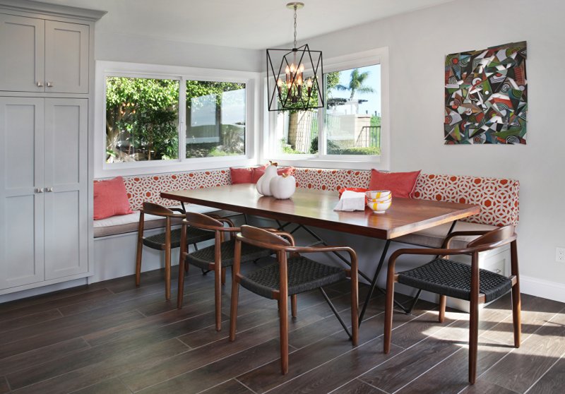 Table in the interior of the kitchen