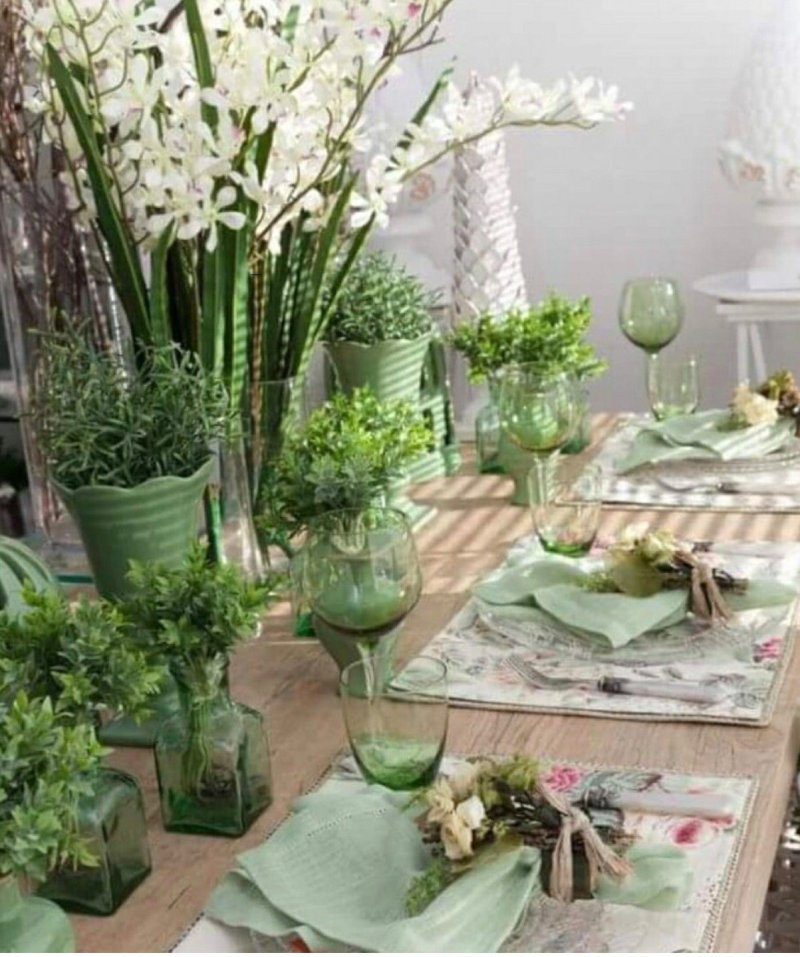 Summer table decor