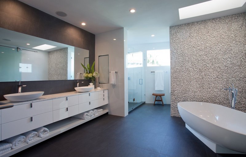 Modern bathroom