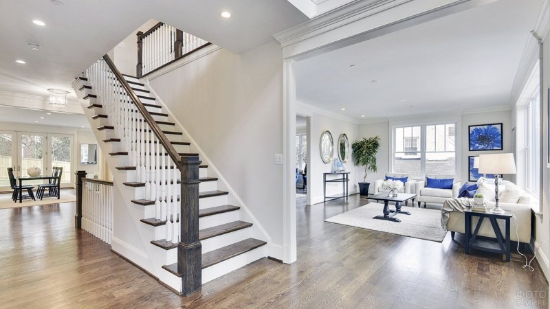 Living rooms with a stairs