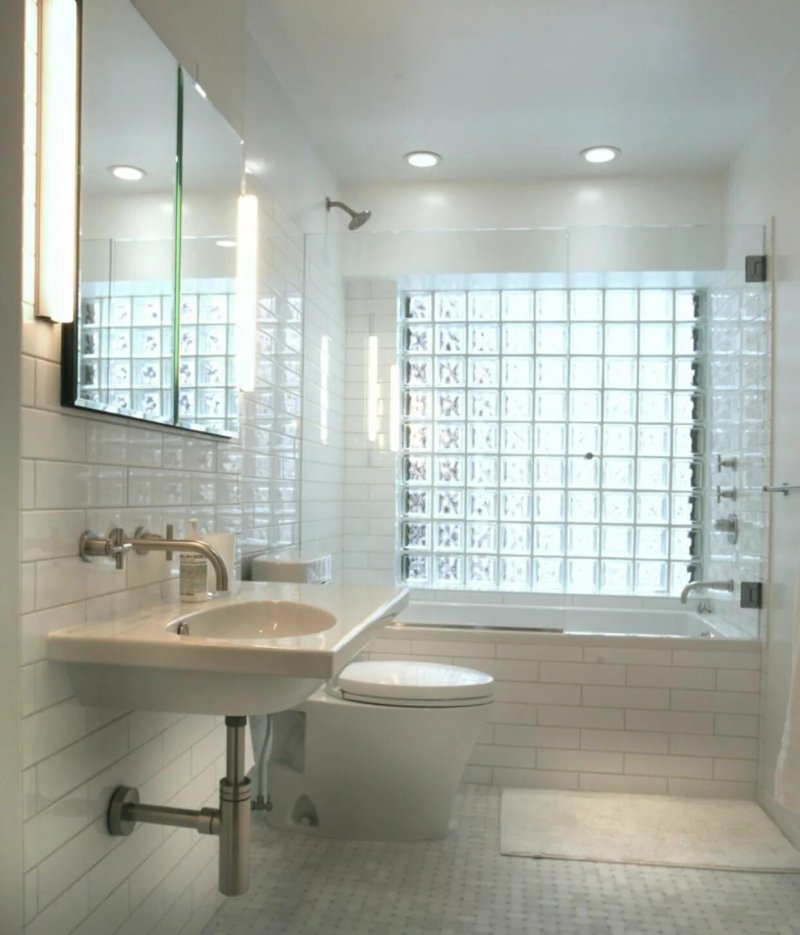 Glass blocks in the bathroom design