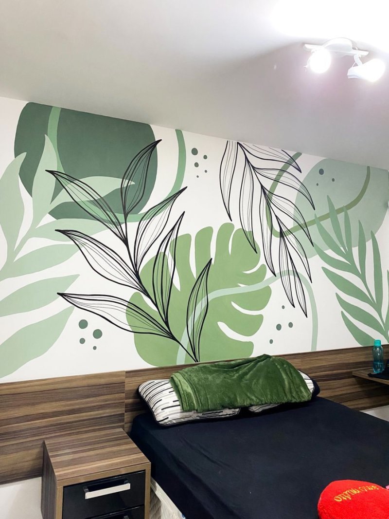 Wall painting in the bedroom