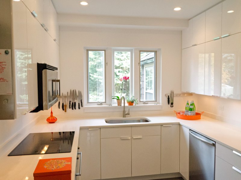 Kitchen with window design