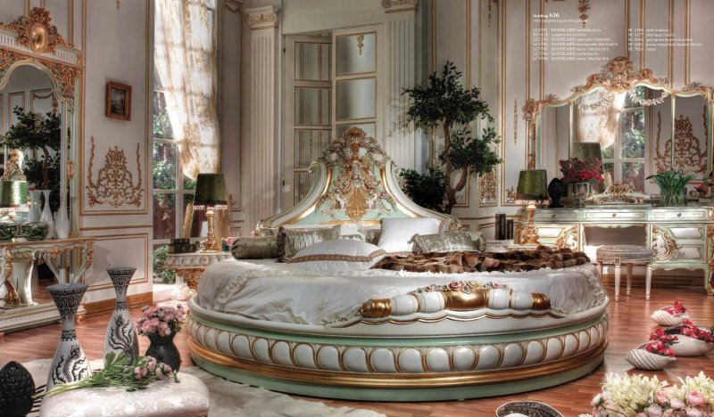 Royal bedroom style Rococo