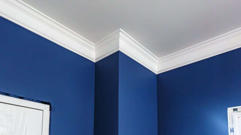 Ceiling skirting boards for stretch ceilings