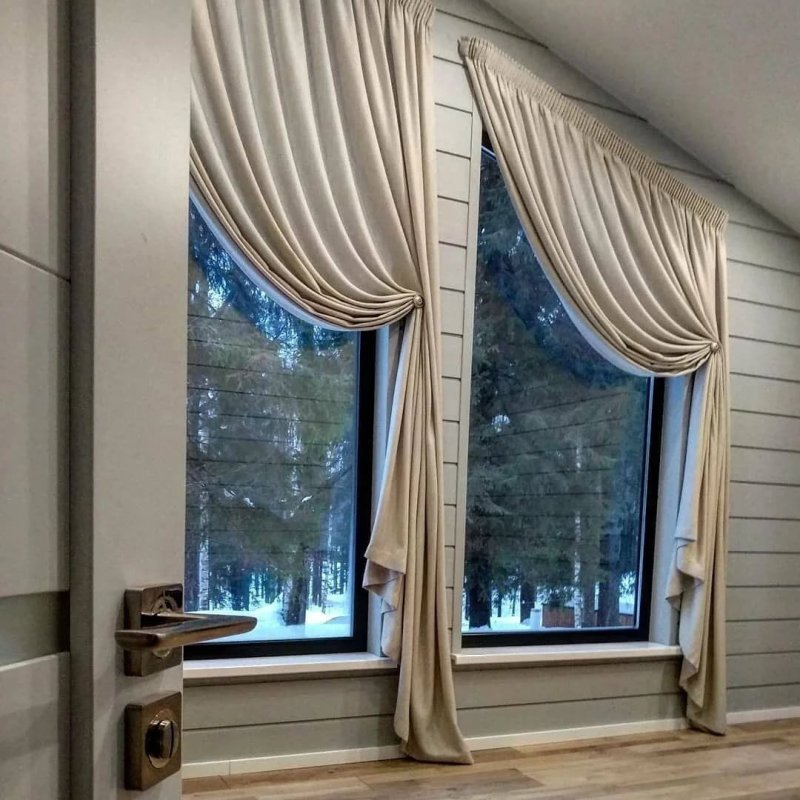 Curtain on the beveled window