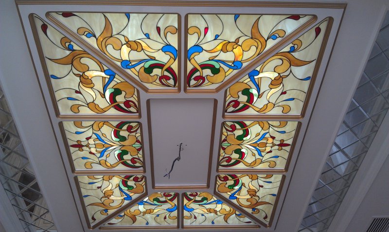 Stained -up aircraft on the ceiling