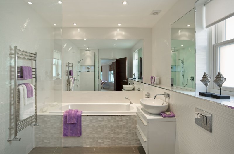 Design of a bright bathroom