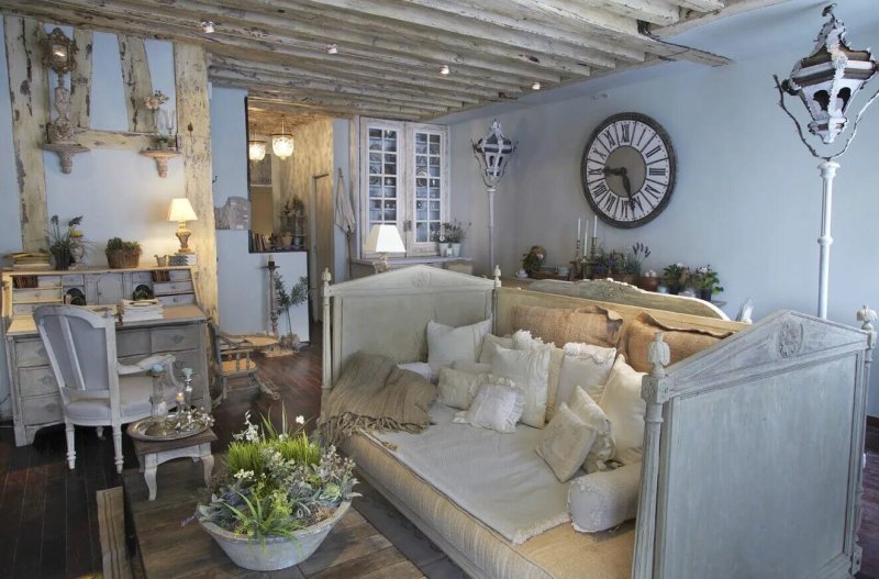 Interior Shebbie Shik Provence