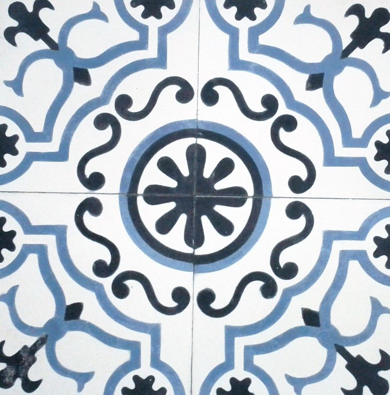 Paul tiles with ornaments