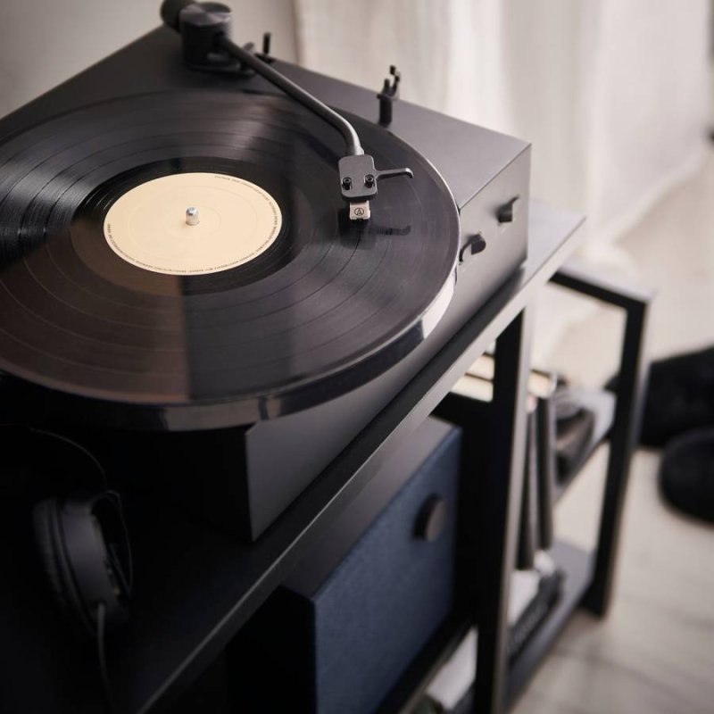 Vinyl record player