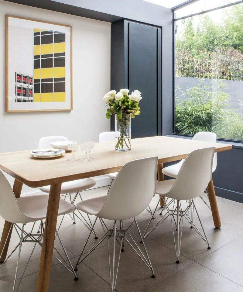 Table and chairs for the kitchen modern design