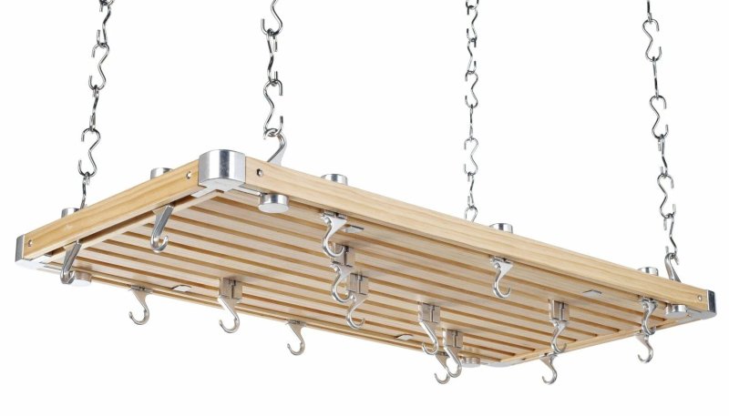 Suspended shelf on a chain