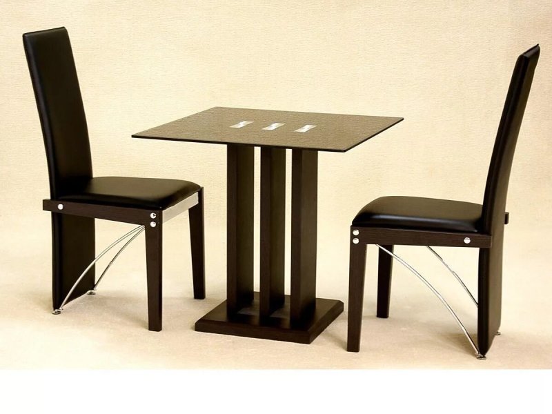 Table and chairs for the kitchen