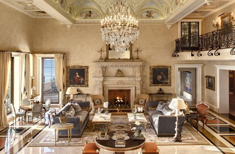 Venetian style in the interior