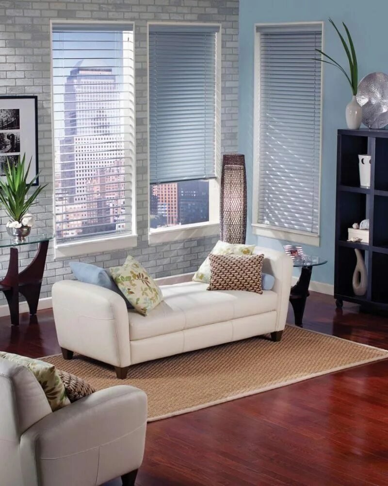 Horizontal blinds in the interior