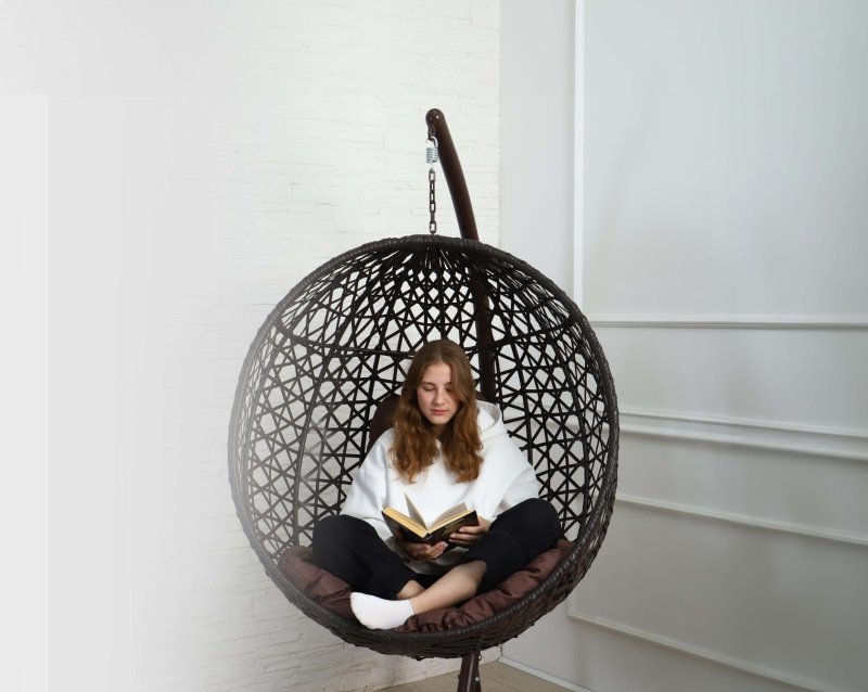 Suspended chair cocoon