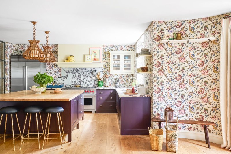 Flowers in the interior of the kitchen