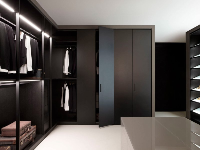 Wardrobe Aristo black