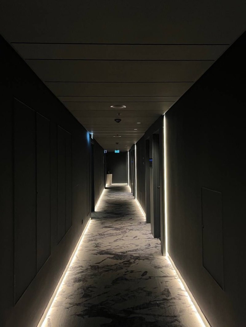 Lighting corridor