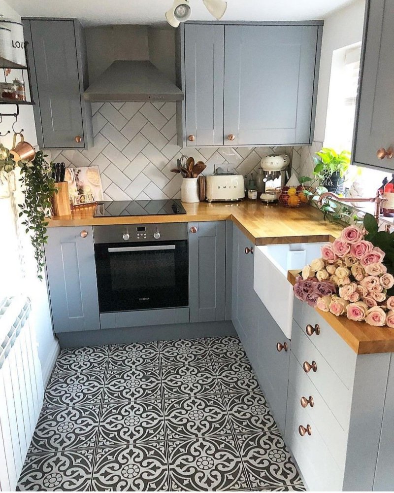 Provence kitchen in a small kitchen