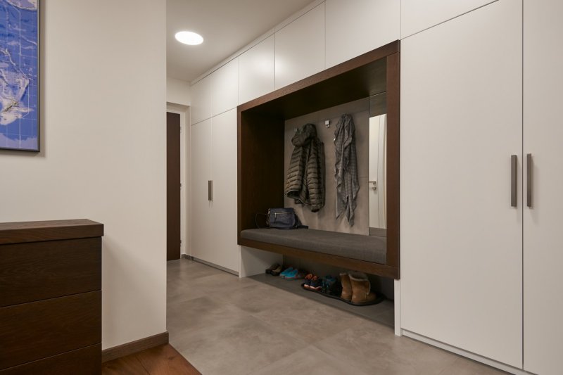 Design hallway in a modern style