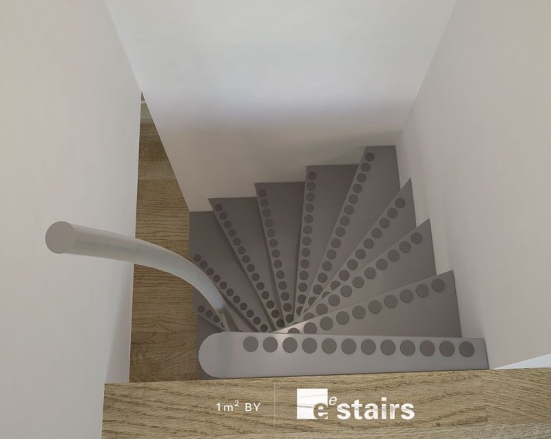 Monolithic half -engine staircase