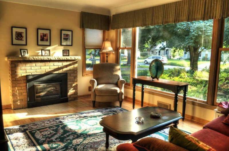 Beautiful living room with fireplace