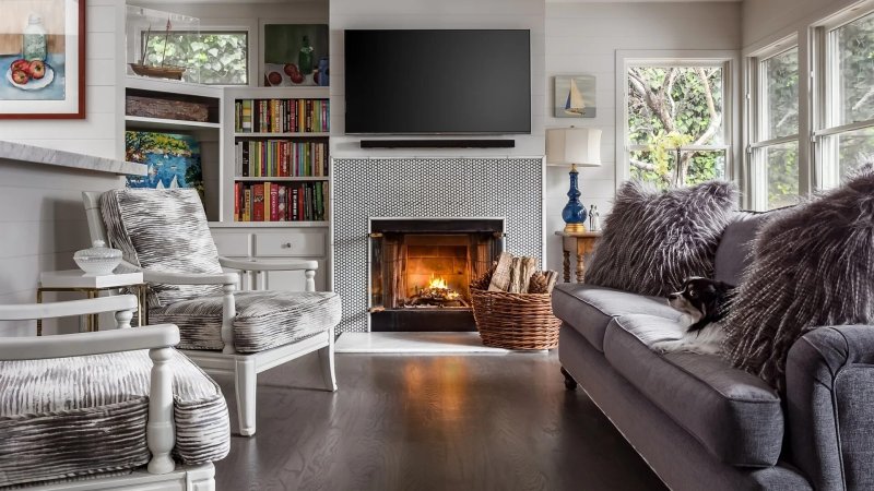 Living rooms with fireplace