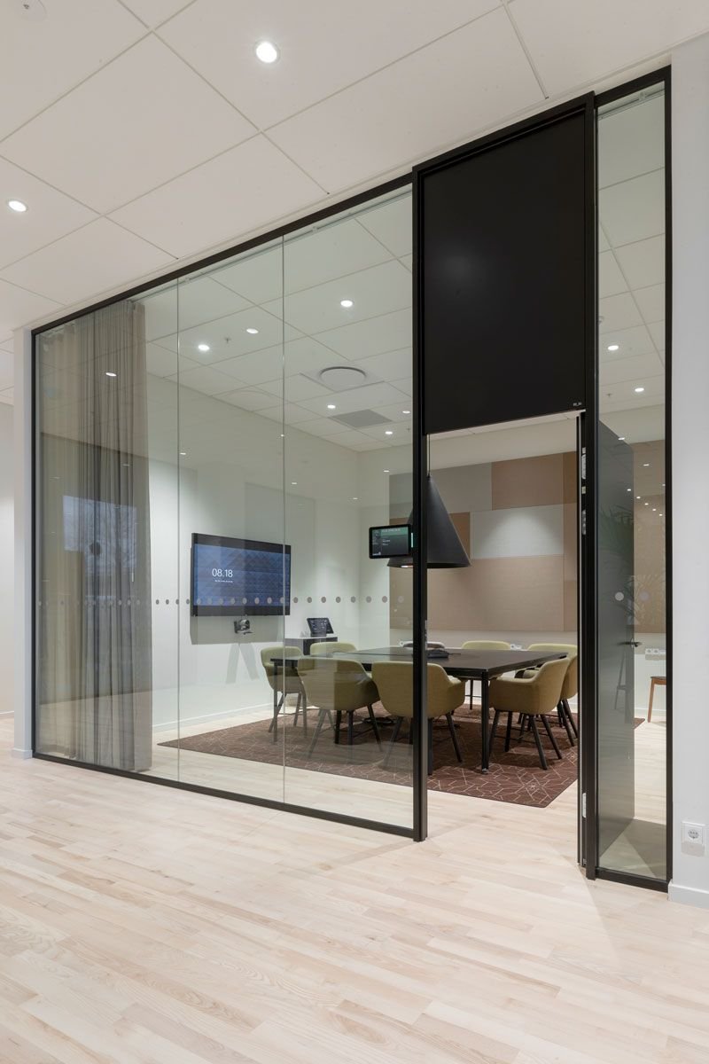 Glass partition for office