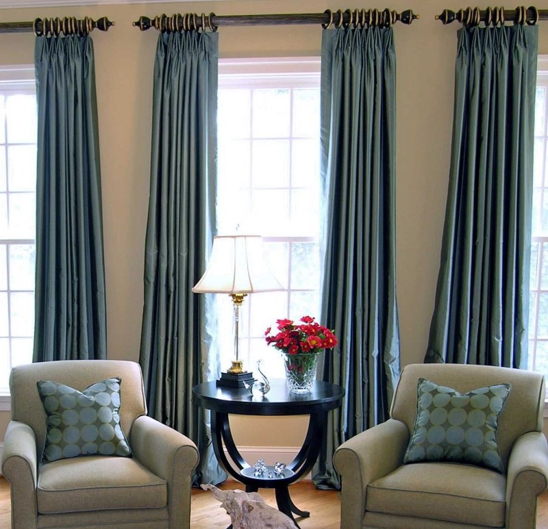 Combination of curtains in the interior