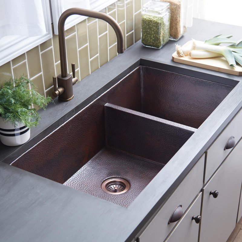 Copper sink for the kitchen