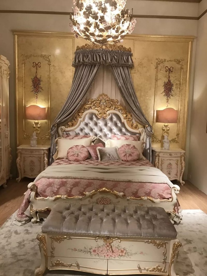 Royal bedroom style Rococo