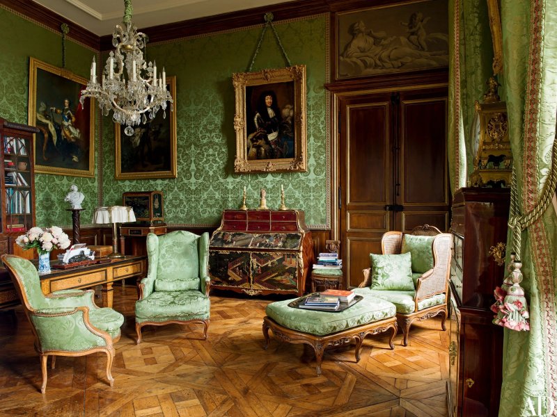 Rococo style in the interior