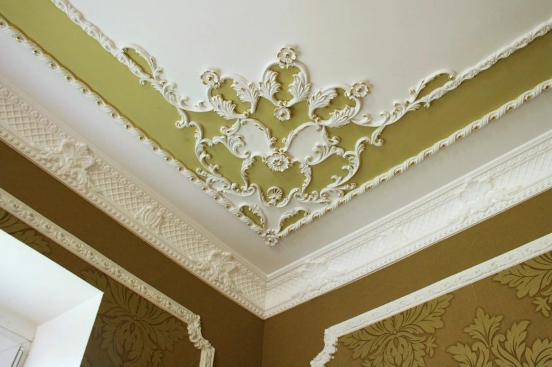 Decoration of the ceiling stucco molding