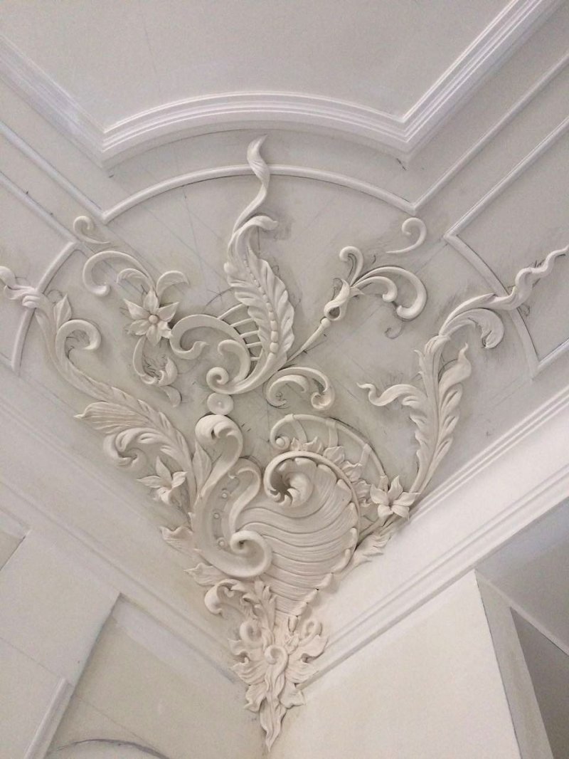 Descartes gypsum stucco molding