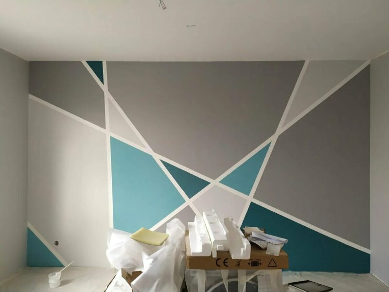 Wall painting with geometric shapes