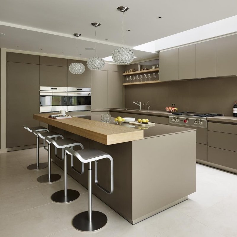 Direct kitchen with a island in a modern style