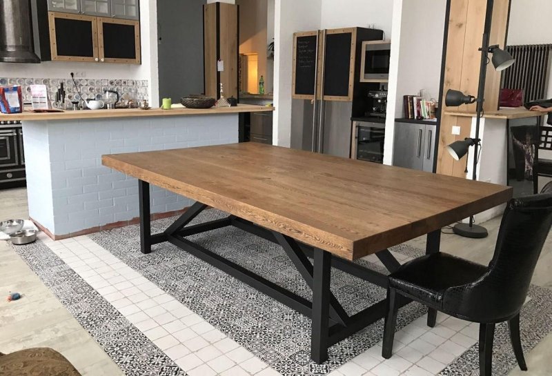 Loft -style table