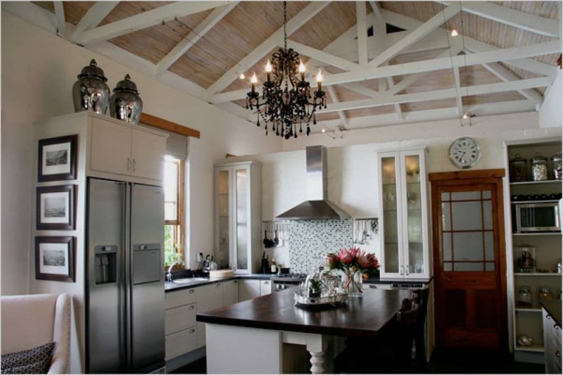 Ceiling beams in the interior