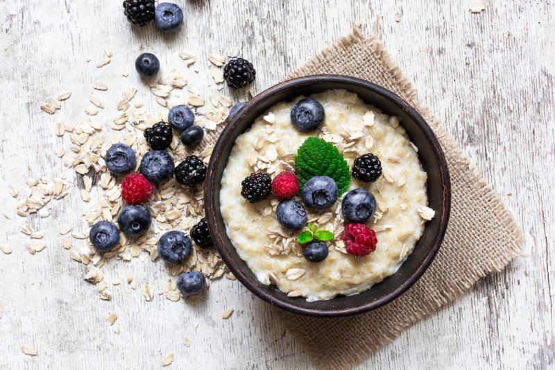 Oatmeal with berries