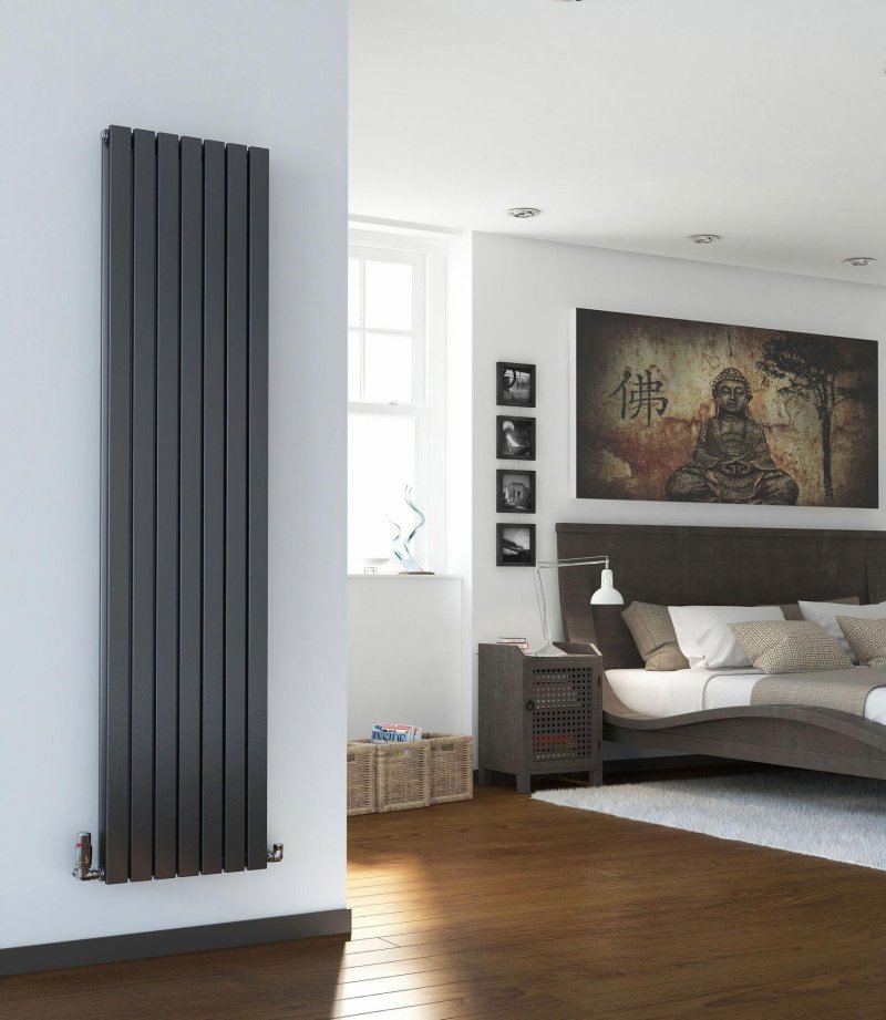 Vertical radiators in the interior