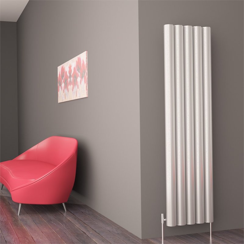 Vertical radiators in the interior