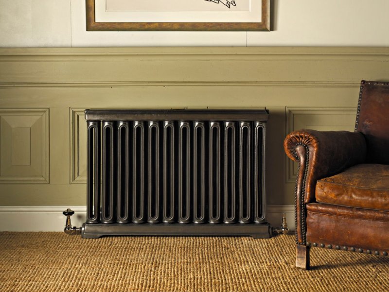 Cast iron radiators in the interior