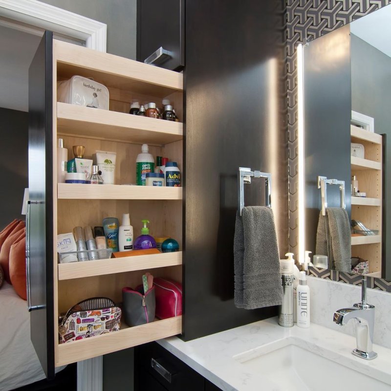 Sliding cabinet in the bathroom