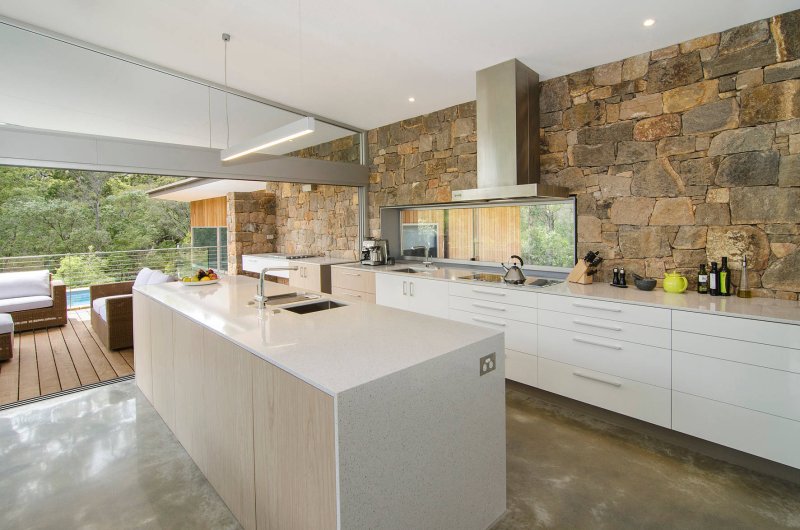 Stone in the interior of the kitchen